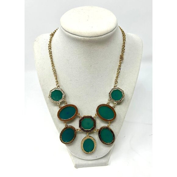 Vintage Charming Charlie Faux Jade Acrylic Stones & Gold Tone Chain - Picture 3 of 7